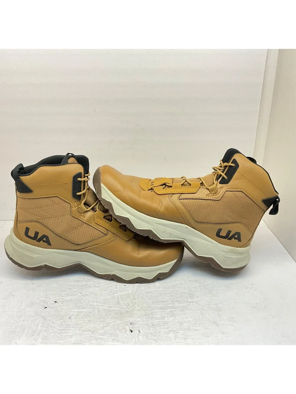 Under Armour used boots